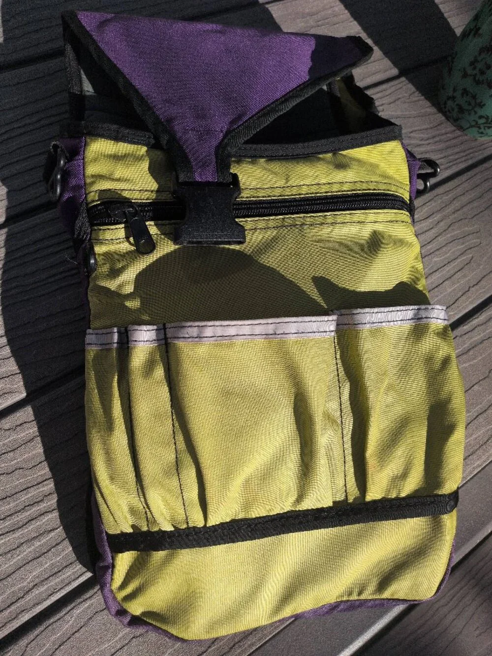 TOM BIHN Ristretto 13 (Rare/Retired) Plum & Wasabi Cordura -- EDC Messenger bag. - Picture 5 of 6